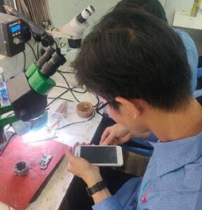 Lớp học sửa chữa điện lạnh tại HPCOM Việt Nam