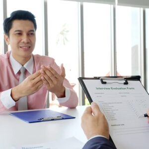 Học ngành gì dễ xin việc, lương cao?