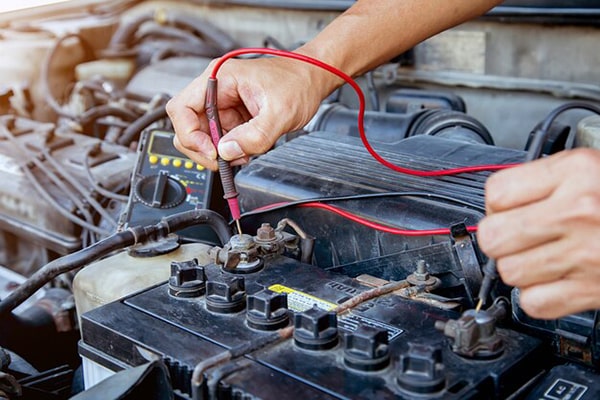 Thợ sửa chữa điện – điện tử