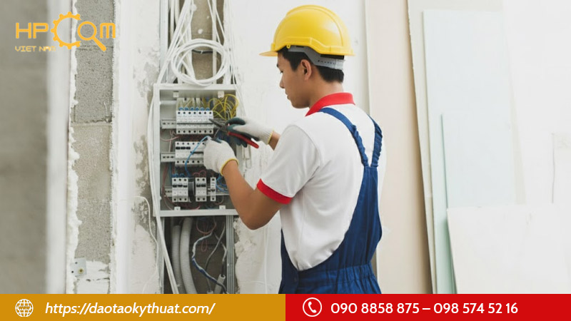 hoc-nghe-dien-dan-dung-la-gi