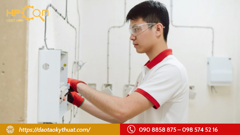 sau-khi-hoc-co-duoc-cap-chung-chi-nghe-khong