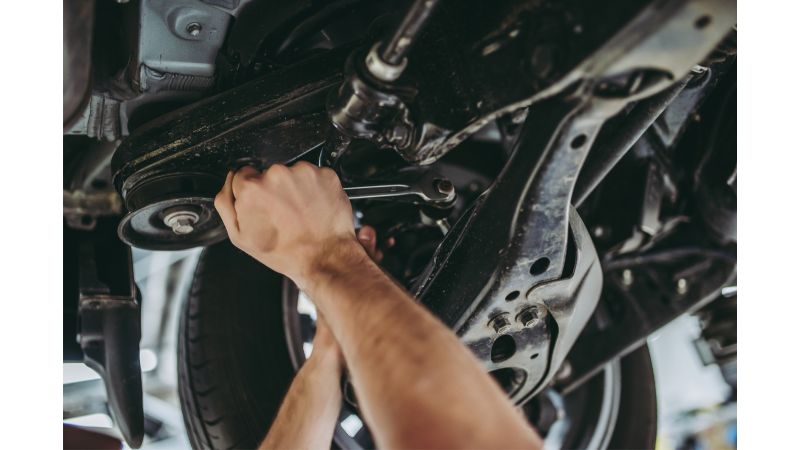 Có nên học nghề sửa chữa ô tô vừa học vừa làm không? 