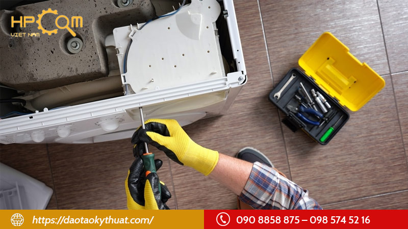 co-hoi-nghe-nghiep-sau-khoa-dao-tao-nghe-dien-lanh