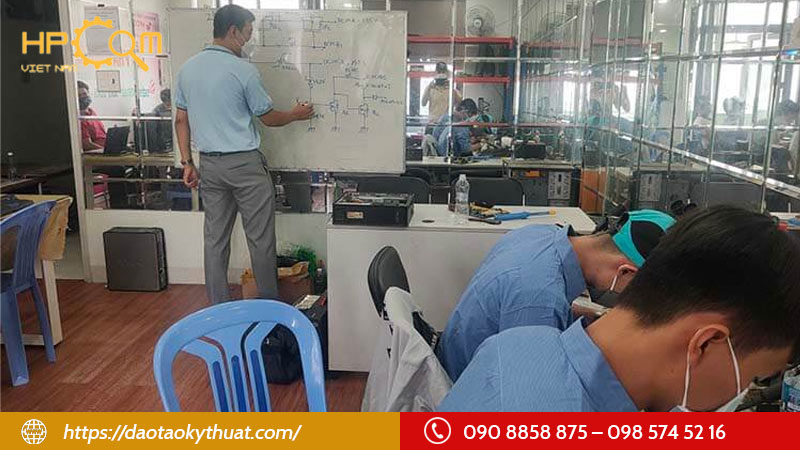 uu-diem-cua-nghe-sua-chua-dien-thoai