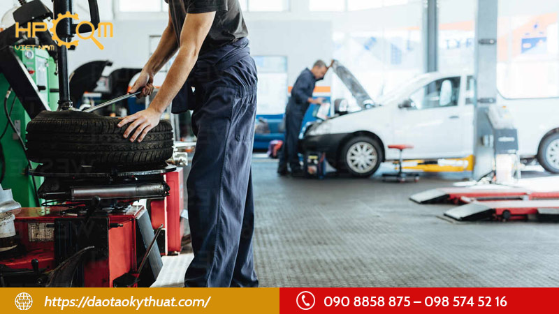 nhung-kho-khan-khi-vua-lam-vua-hoc-nghe-sua-chua-o-to