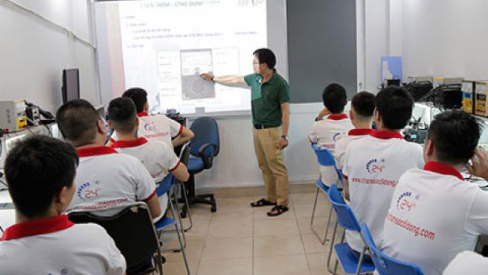 trung-tam-dao-tao-nge-sua-chua-laptop-24h