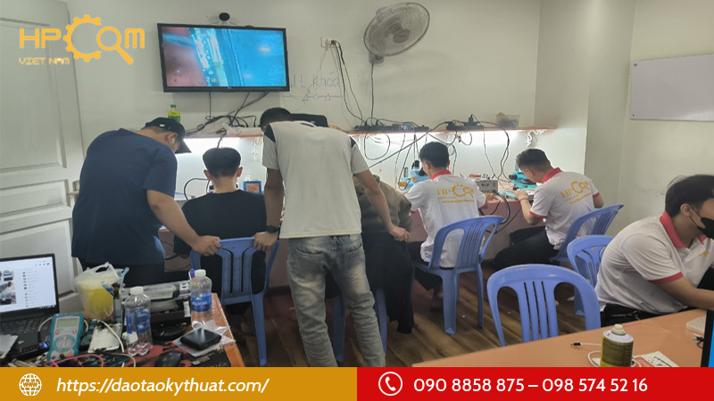 hoc-nghe-ky-thuat-sua-chua-lap-rap-may-tinh-o-dau