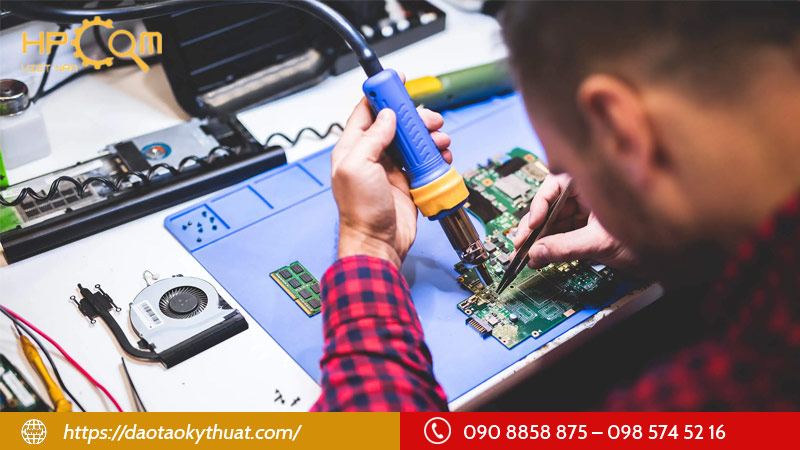 co-nen-hoc-nghe-sua-chua-dien-tu