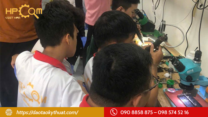 hpcom-viet-nam-truong-hoc-nghe-sua-chua-dien-thoai-tphcm-chat-luong-cao