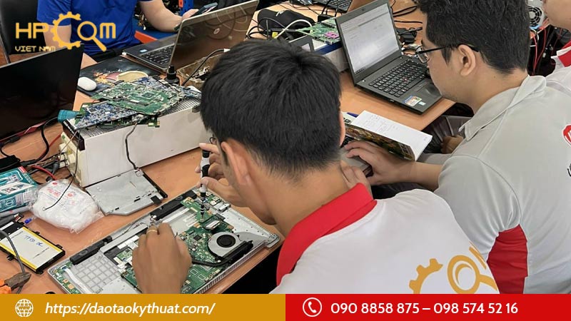 tot-nghiep-khoa-hoc-sua-chua-may-tinh-tai-hpcom-viet-nam