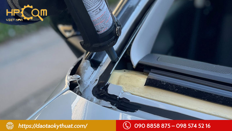 uu-diem-noi-bat-cua-keo-silicon-da-kinh-o-to