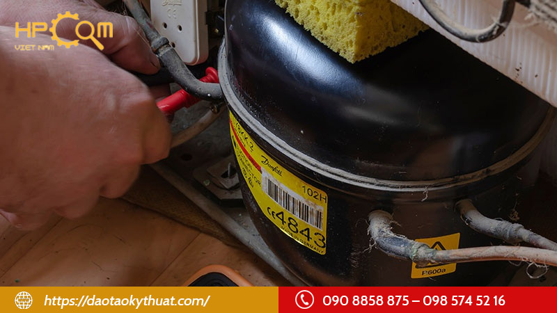 ai-phu-hop-voi-viec-tu-hoc-sua-dien-lanh