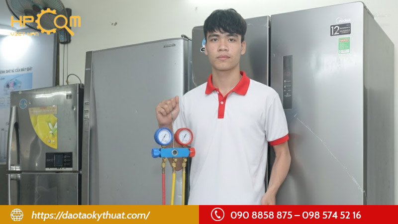 co-duoc-cap-chung-chi-nghe-dien-lanh-khong