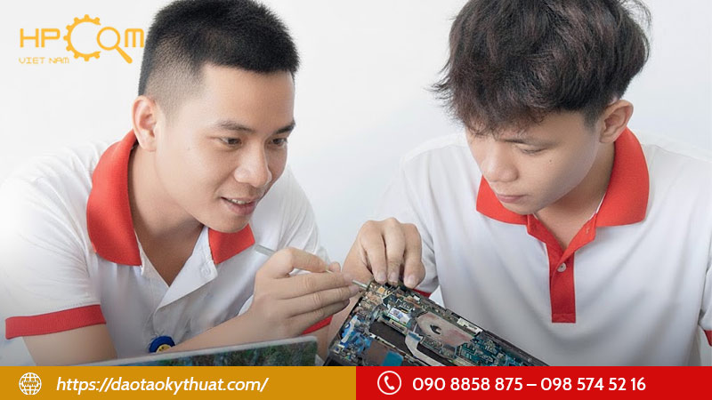 hoc-phi-nghe-sua-chua-may-tinh-la-bao-nhieu