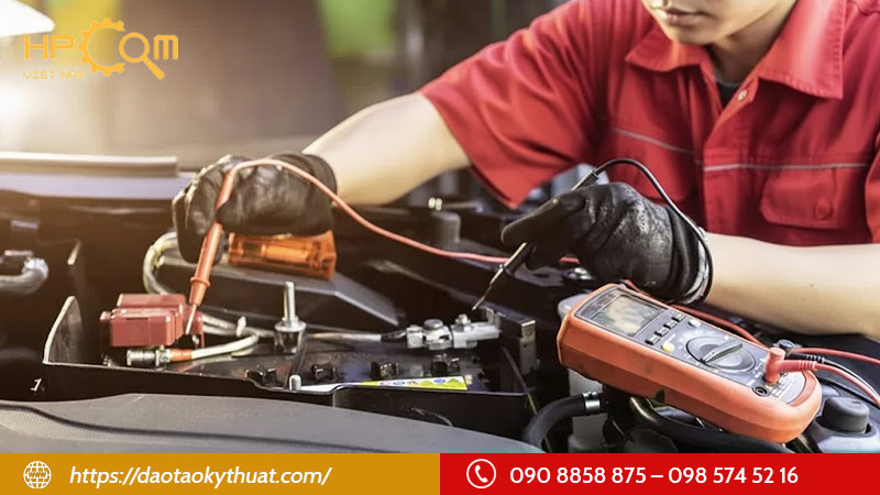 trang-thiet-bi-va-moi-truong-hoc-chuyen-nghiep