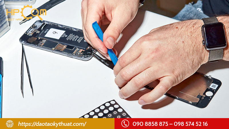 bat-loi-khi-tu-hoc-sua-chua-dien-thoai