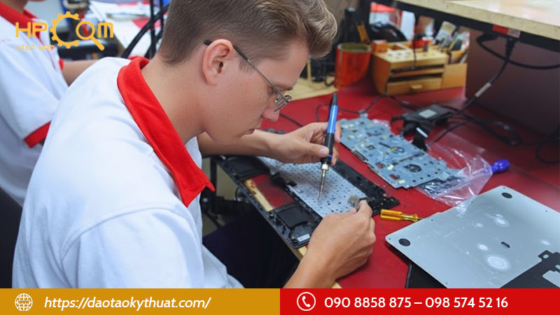 hoc-nghe-sua-chua-dien-tu-mang-lai-loi-ich-gi