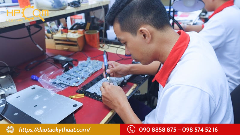 hoc-nghe-sua-may-tinh-o-dau-uy-tin