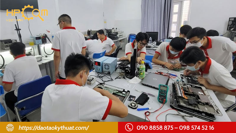 hpcom-viet-nam-trung-tam-day-nghe-sua-chua-dien-thoai-dong-uy-tin