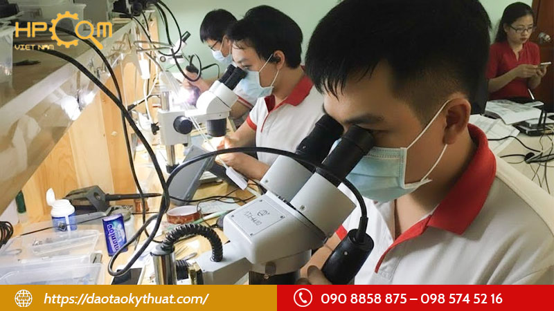 nhu-cau-hoc-sua-chua-dien-thoai-hien-nay