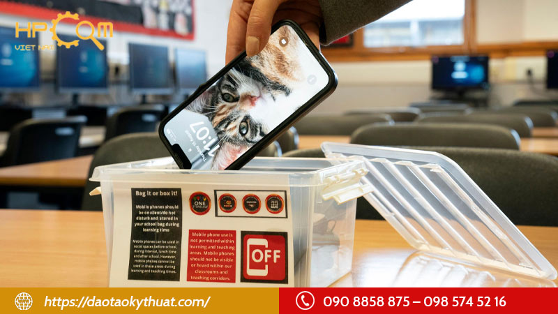 tranh-xa-vat-dung-giai-tri-khong-co-nhu-cau