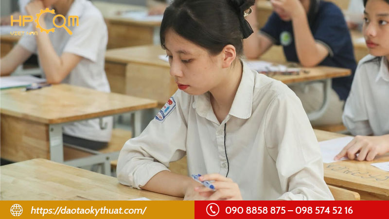 hoc-lai-truong-tu-thuc