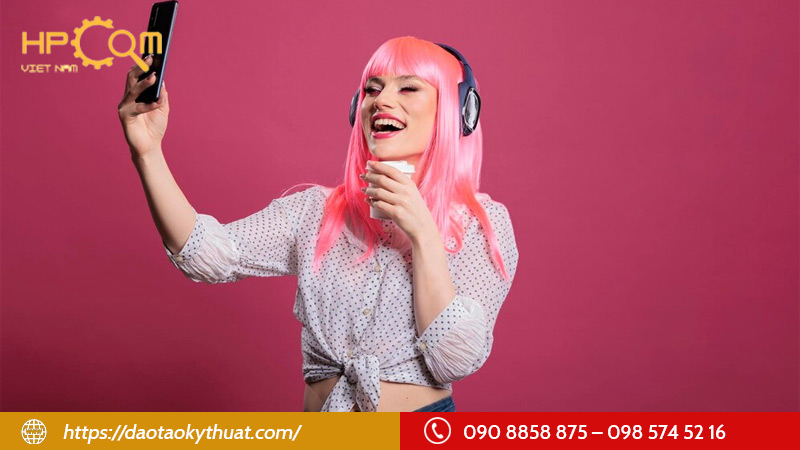 nhom-nganh-nghe-thuat-giai-tri