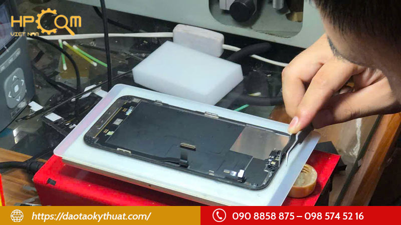 thach-thuc-khi-hoc-ep-kinh-dien-thoai