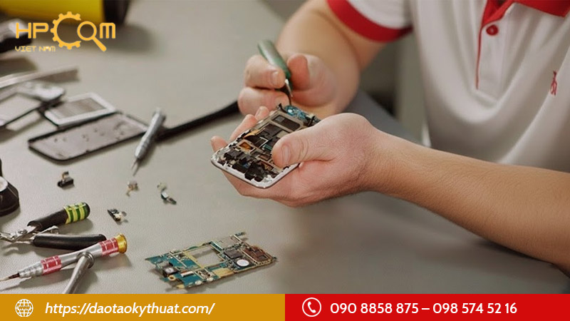 trung-tam-day-sua-phan-cung-dien-thoai-uy-tin